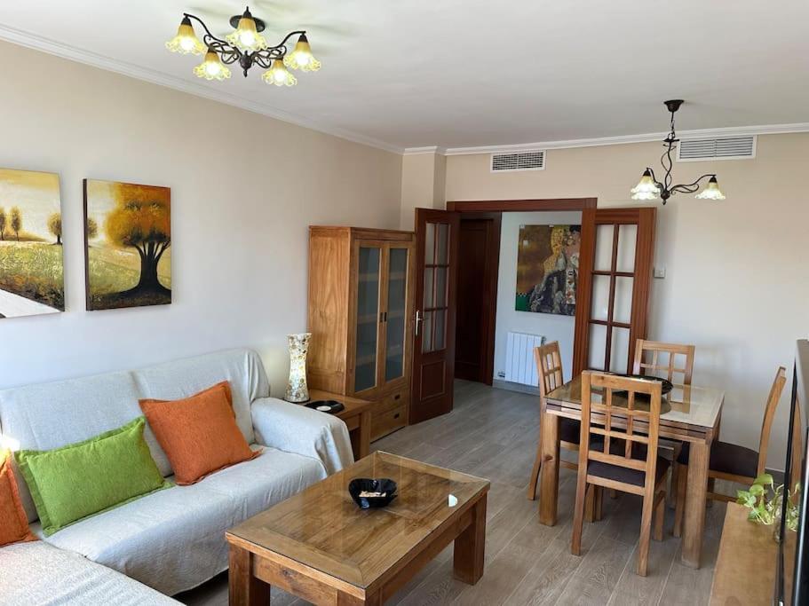 דירות Piso En Linares Zona Centro Con Parking Gratis מראה חיצוני תמונה
